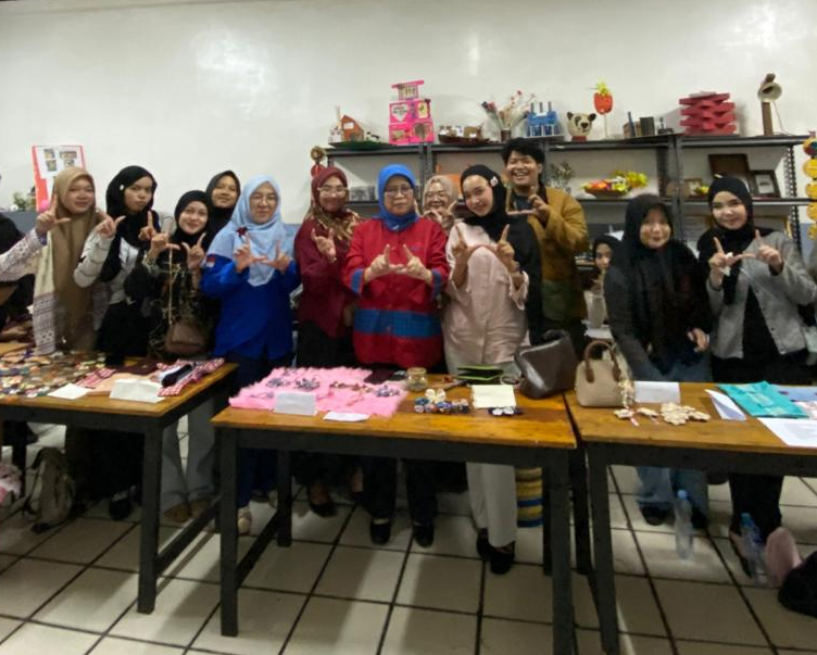 Bazar Seni dan Kerajinan Tangan, Perca : Unik dan...